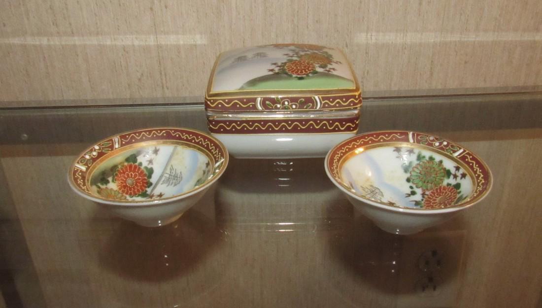 2 Oriental Bowls and Trinket Box (1 of 3)