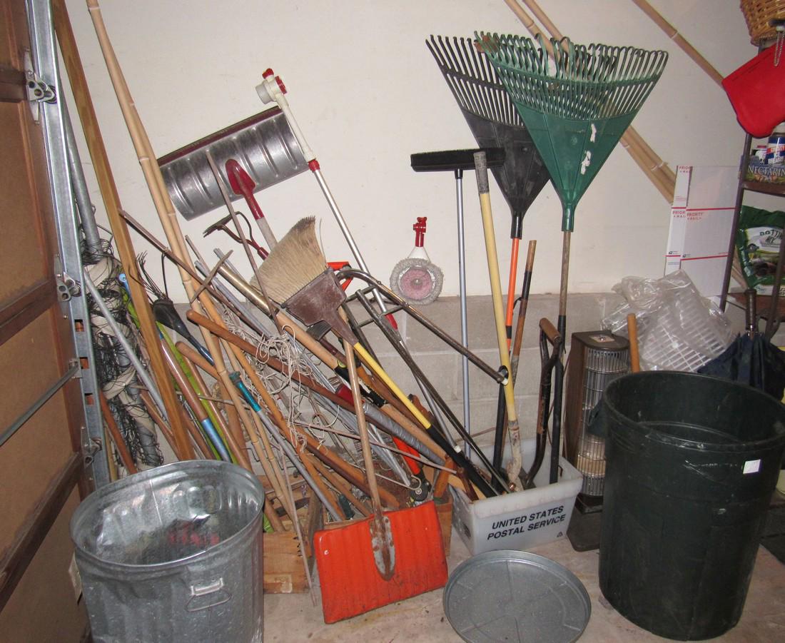 Garden Tools Rakes Shovels Garbage Cans: Getting all pictured. Located in garage
