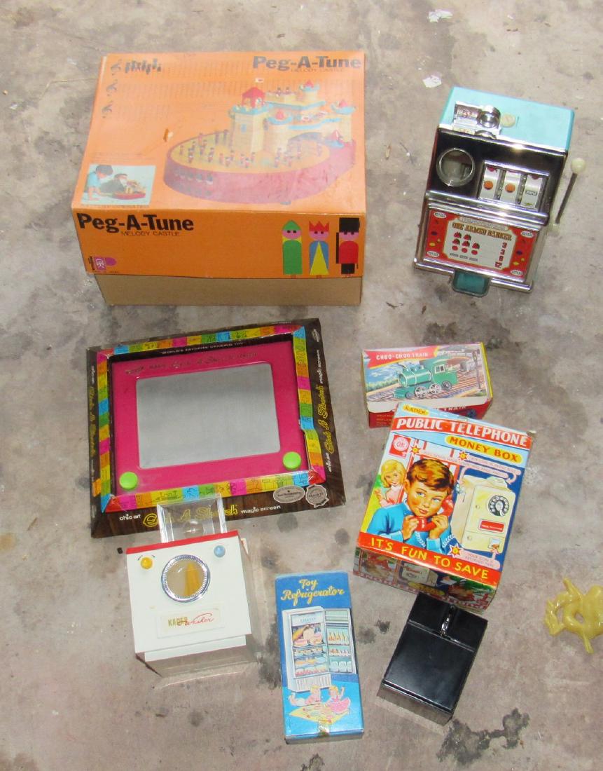 Etch a Sketch NOS and Misc Toys: Getting all pictured
