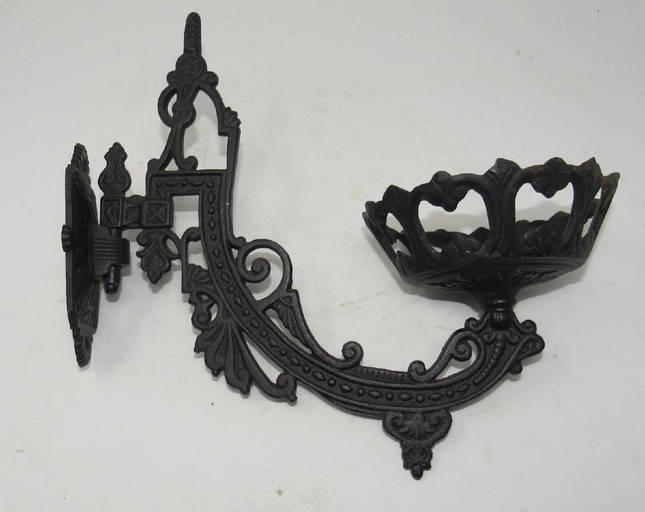 Cast Iron Oil Lamp Wall Bracket And Mount