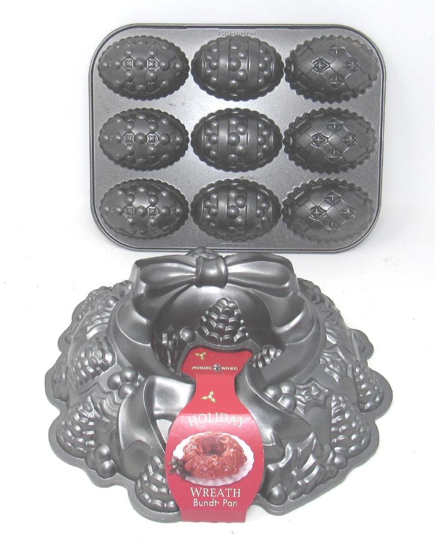 Nordic Ware Holiday Wreath Bundt & Egg Muffin Pan