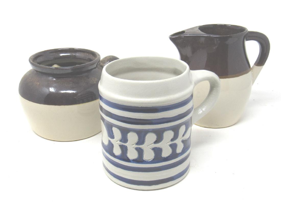 Williamsburg Stoneware Mug Bean Pot (1 of 3)