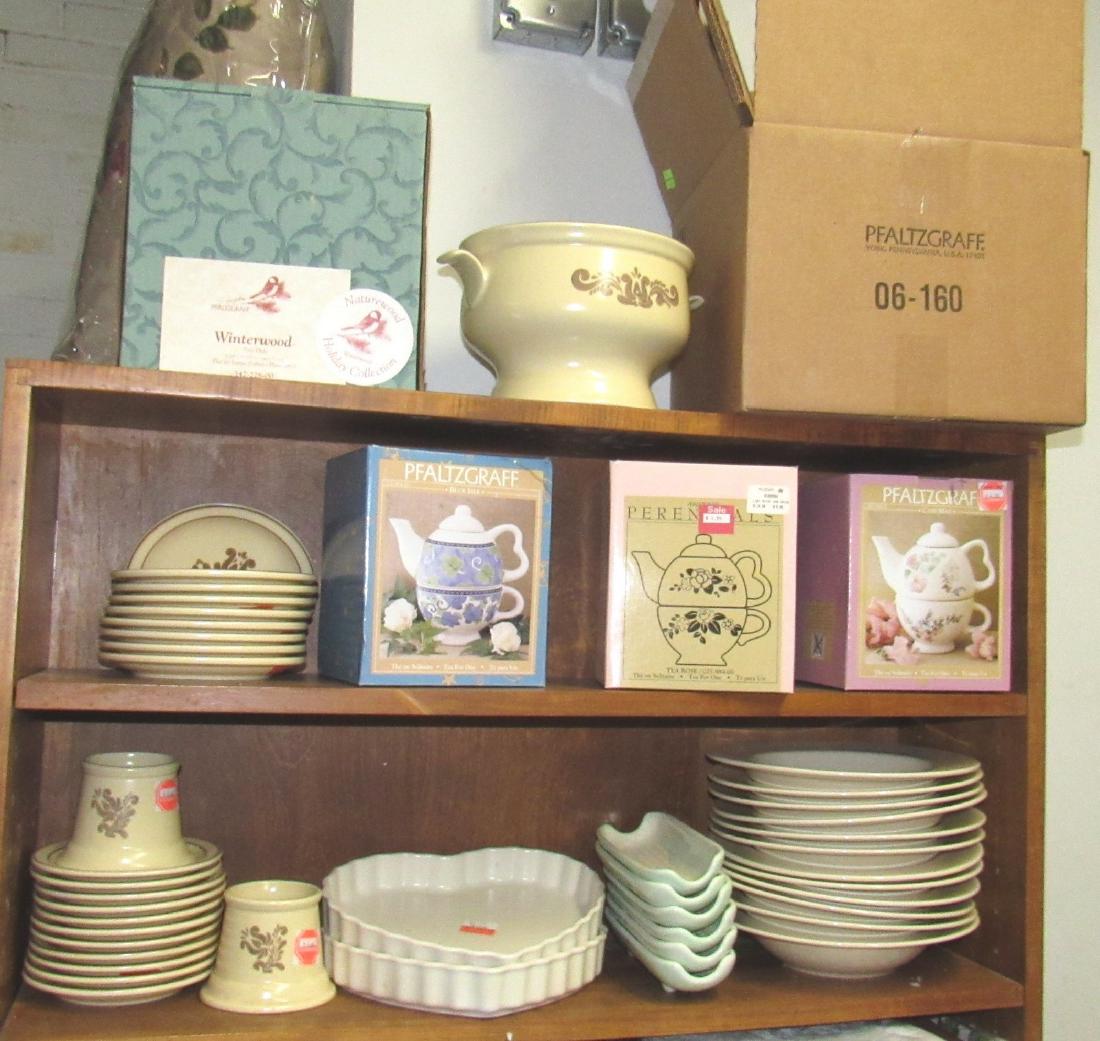 Large Lot of Pfaltzgraff Tureens Plates Bowls Corn (1 of 5)