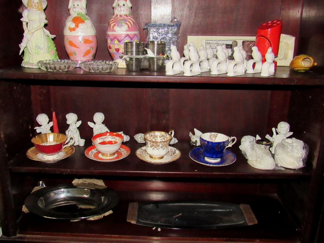 Misc Shelf Contents Cups Saucers Napkin Holders (1 of 6)