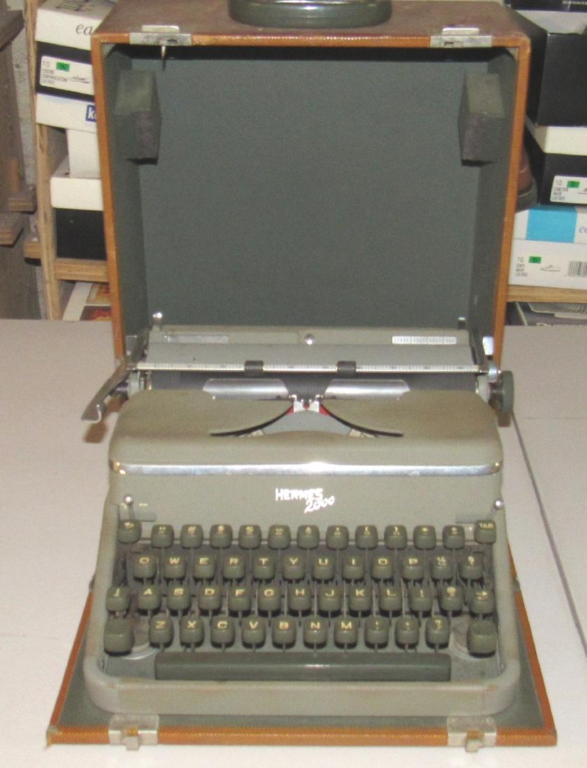 Vintage Hermes 2000 Typewriter (1 of 2)