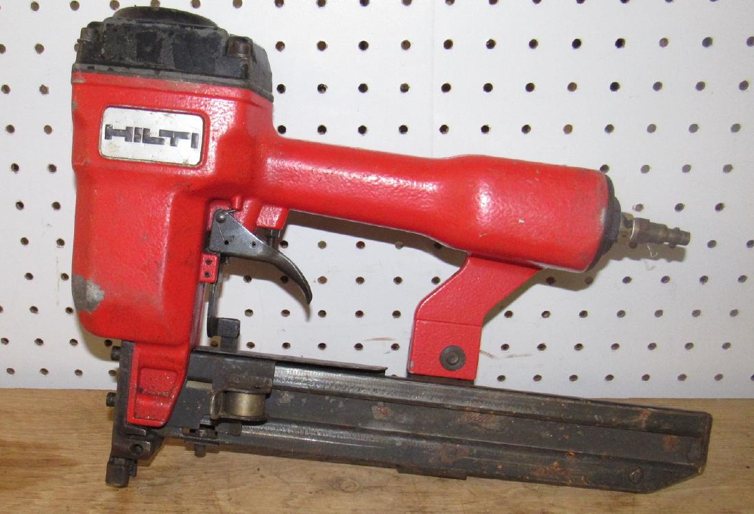 Hilti Medium Crown Stapler SM200b: Sold in untested condition