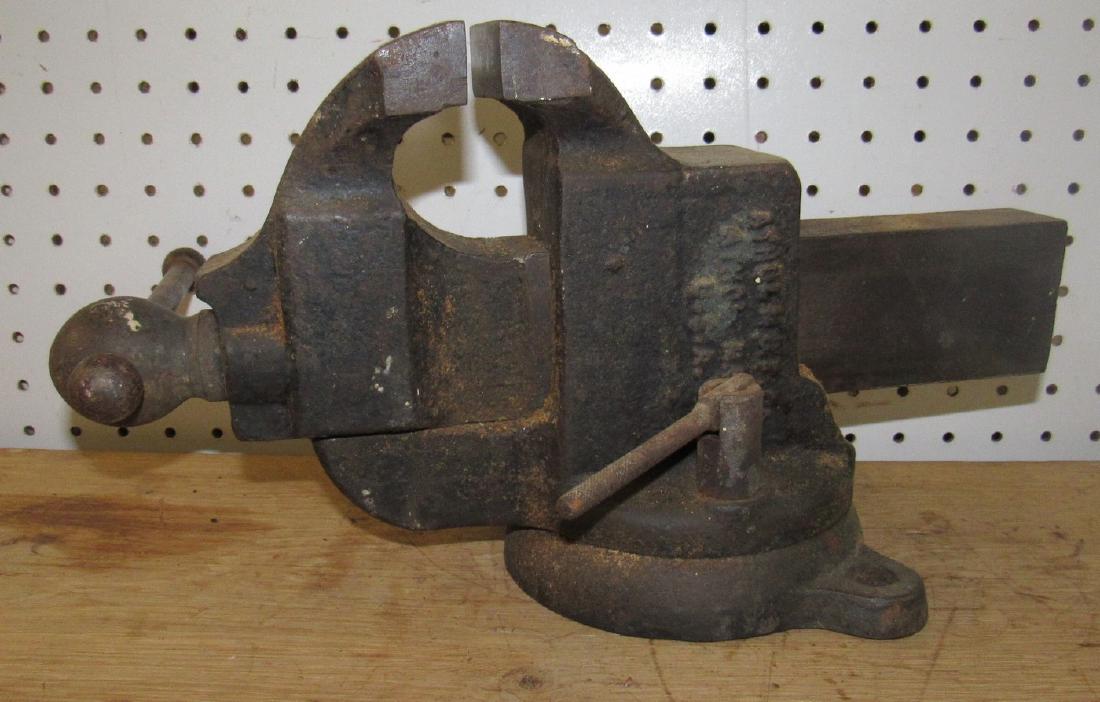 Antique Athol Swivel Vise with 3 1/2" Jaws
