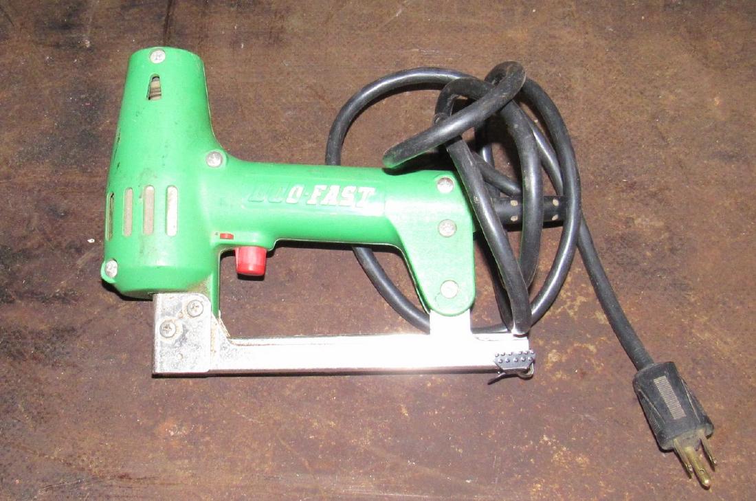 Duo Fast Electric Staple Gun: Works