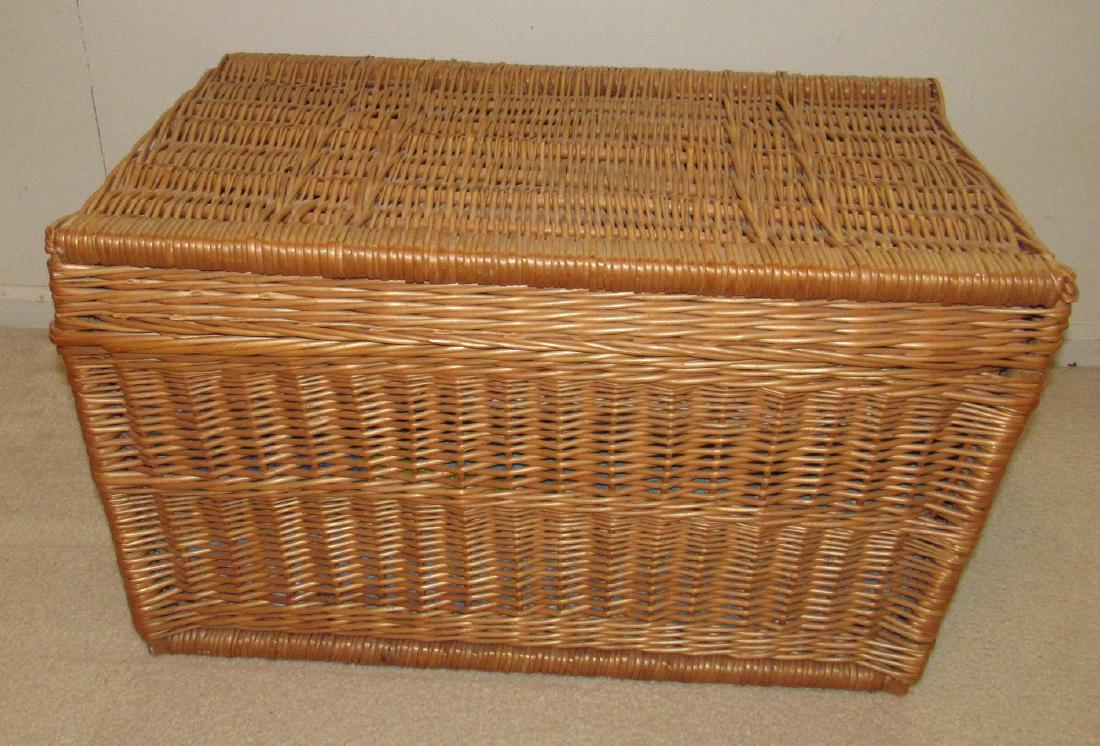 Wicker Blanket Chest with Contents: Approx 18" x 30" x 17 1/2" tall. Nice condition