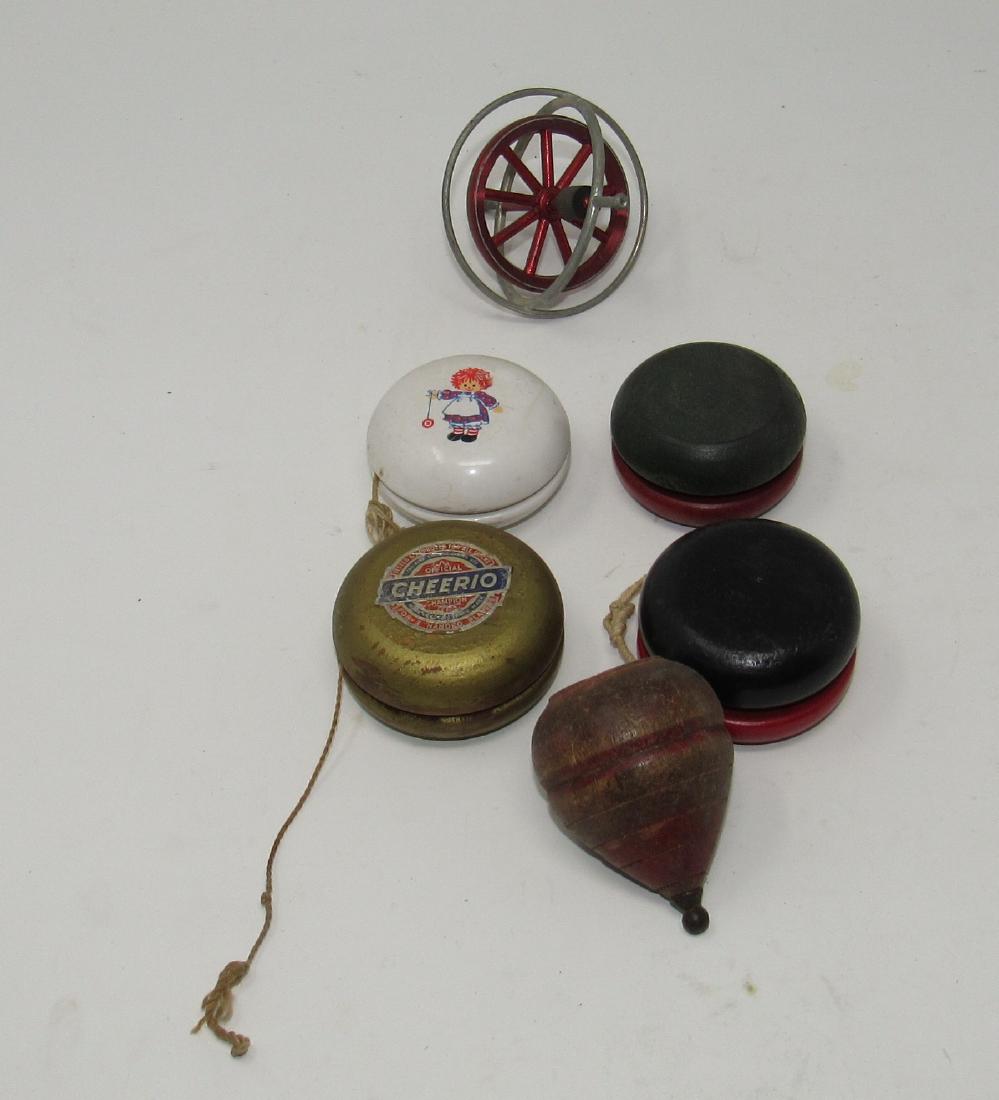 Yo Yo's Wooden Top: Getting all pictured