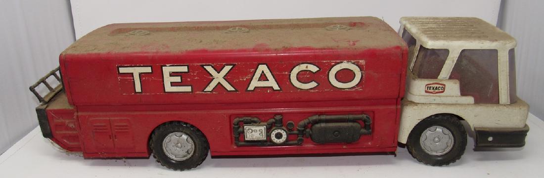B&B Texaco Pressed Steel Fuel Truck: Approx 23 1/2" long. No dents. Just needs to be cleaned