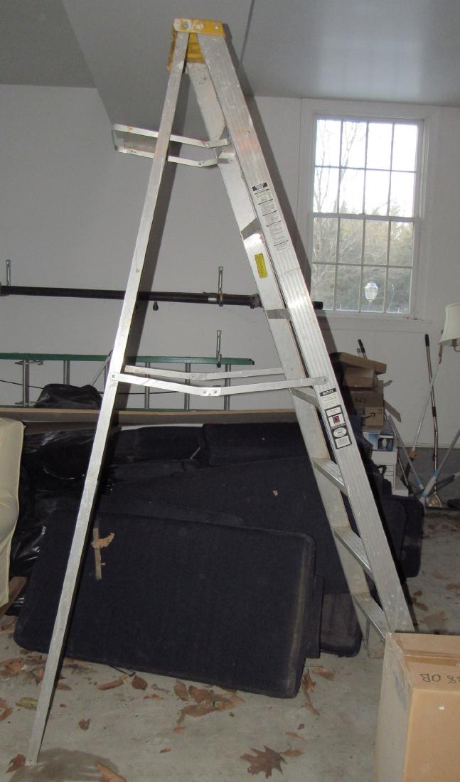 Davidson 8' Aluminum Step Ladder: 8' ladder, nice condition