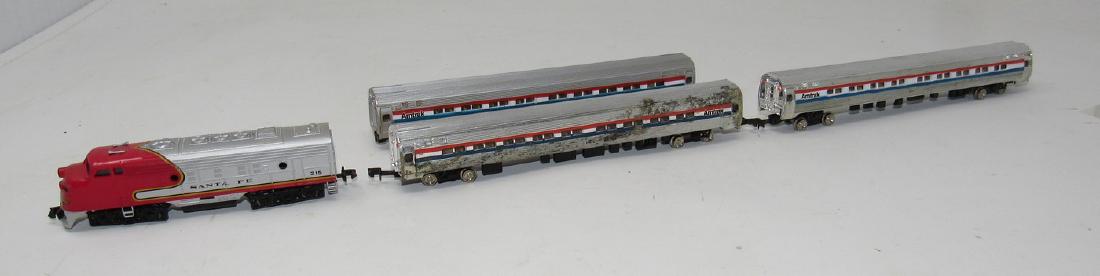 Bachmann N Gauge 215 Santa Fe Engine and Passengers: Sold in untested condition