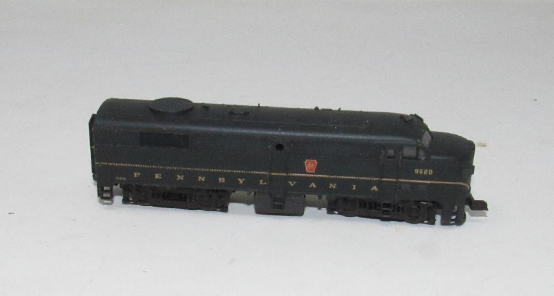 Pennsylvania 9620 Diesel Locomotive Train Engine: Front connector is broken. Sold in untested condition