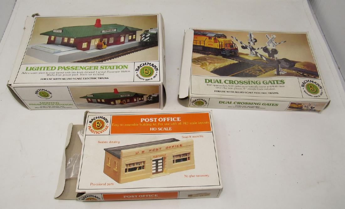 Bachmann Post Office Train Passenger Station Crossing: We do not guarantee all parts are in boxes.