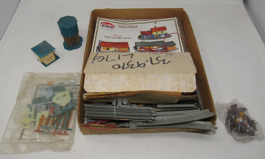 Bachmann N Gauge Track Model Power House and Misc: Getting all pictured. We do not guarantee all parts are in box