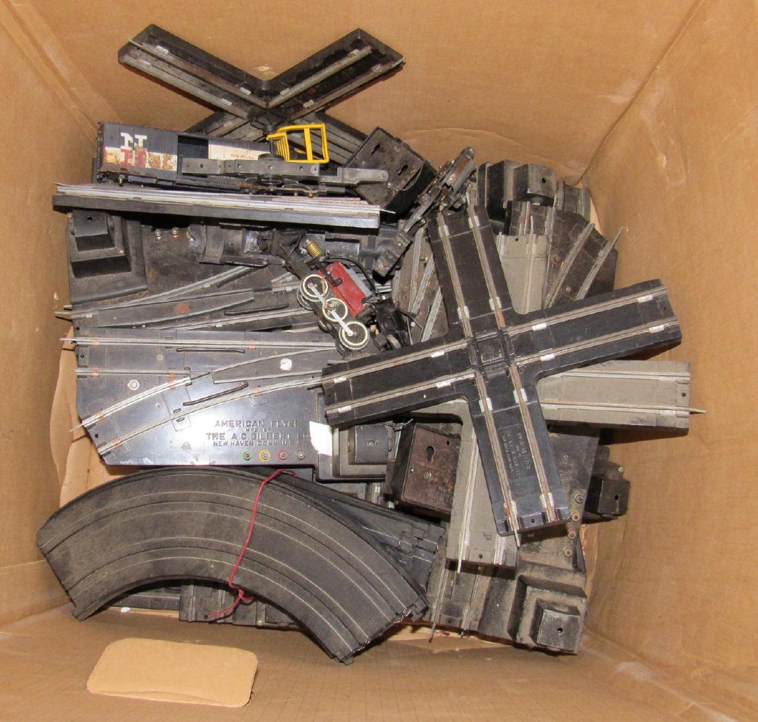 Box of Switch Tracks and Parts American Flyer: Box of mixed parts and pieces. Getting all pictured.