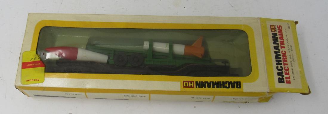 Bachmann Flat Car with Missle: Flat car with missle. Do not guarantee all parts are in box.
