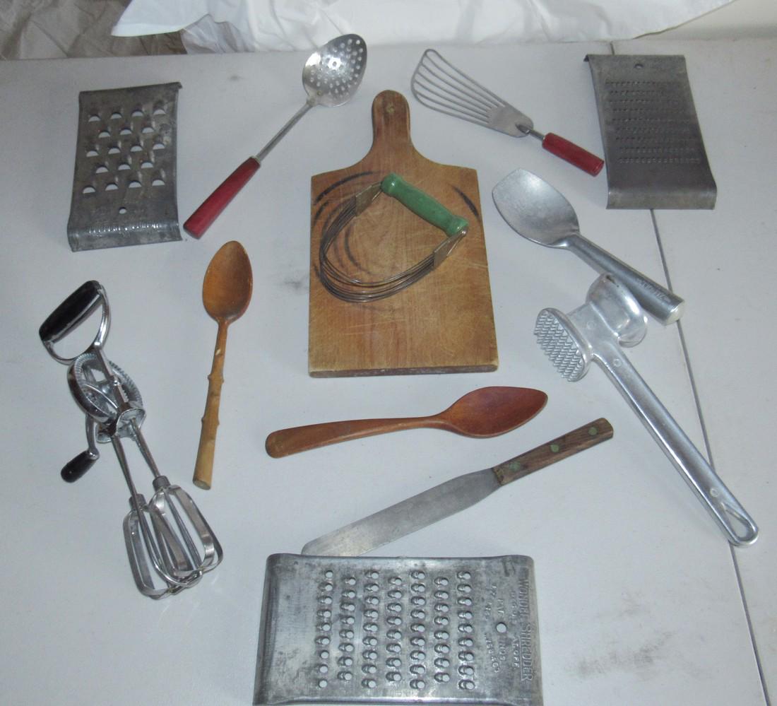 Vintage Kitchenware Lot Blender Ice Cream Scoop (1 of 4)