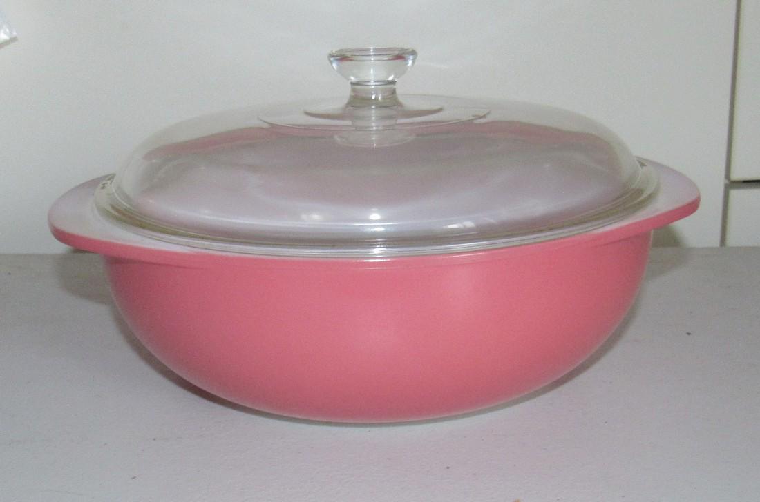 Pyrex B-22 2 Quart Pink Casserole (1 of 3)