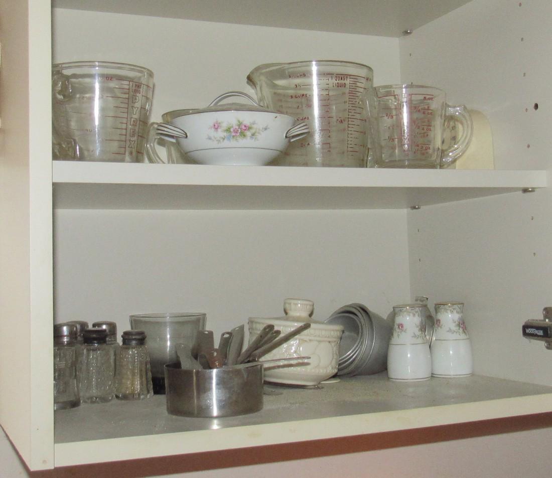 Contents of Kitchen (1 of 19)