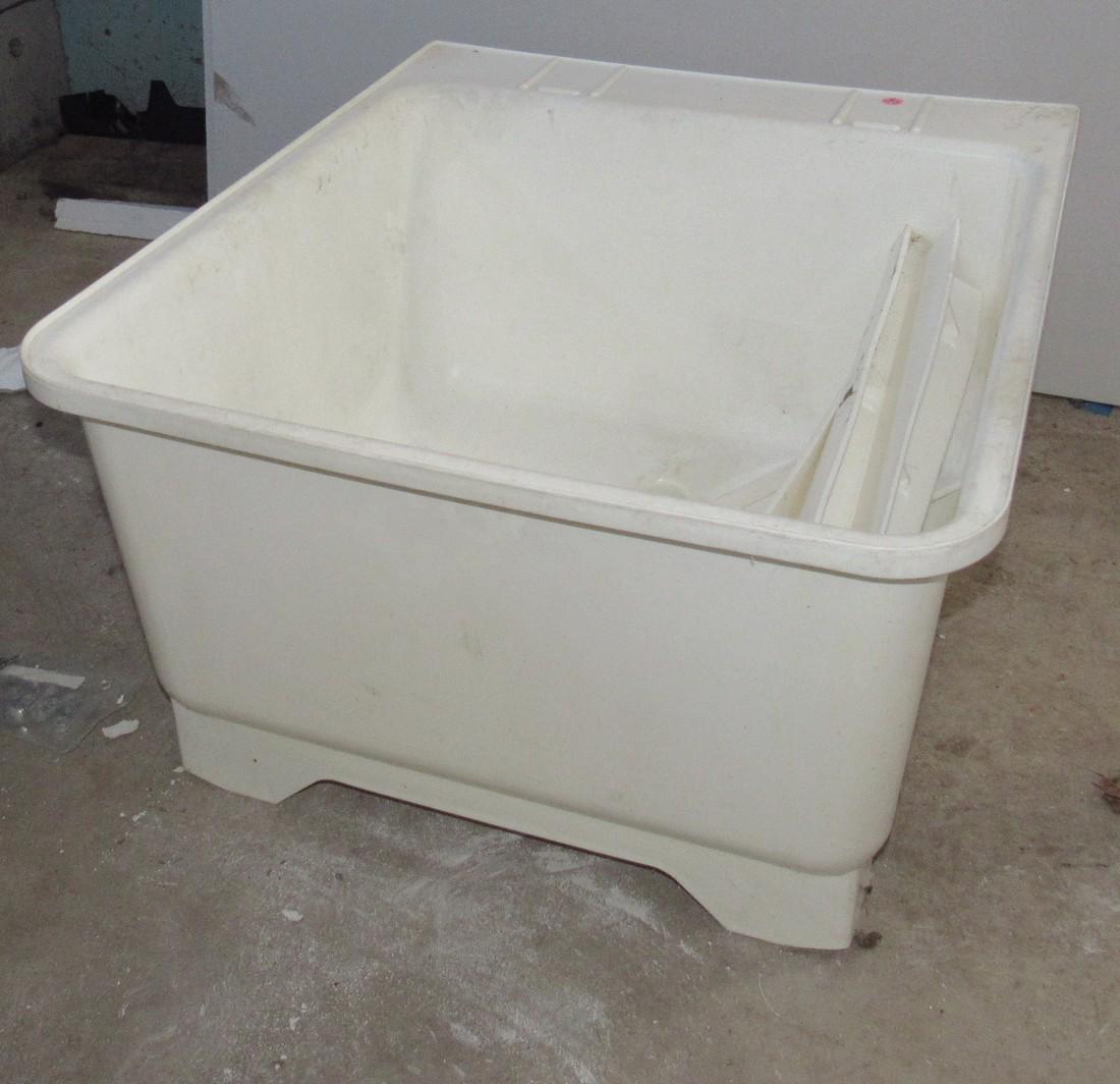 Plastic Utility Sink: Apprx 23" x 25" x 14" tall