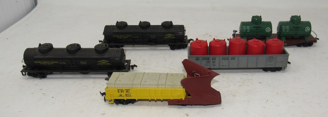 HO Scale Lionel Marx Train Cars: Getting all pictured