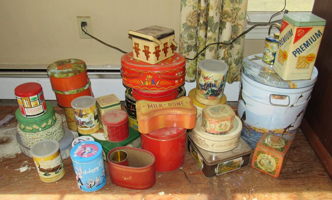 Lot of Tins: Getting all pictured. Saltine tin has small dent on lid