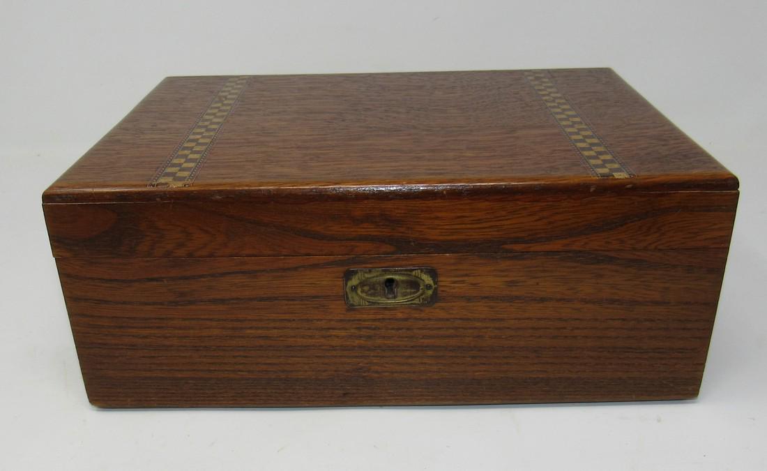 Oak Jewelry Trinket Box: Approx 7 1/2" x 10 1/2" x 4 1/4" tall. Has crack on bottom