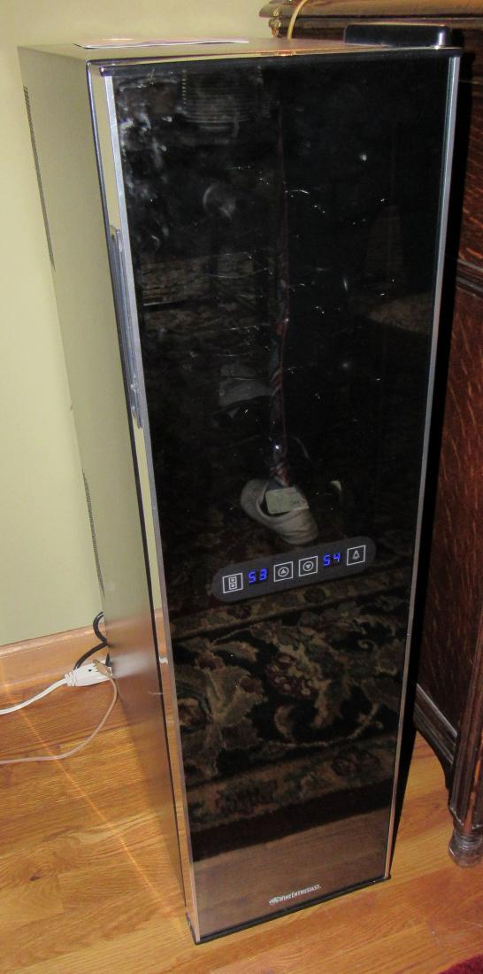 Wineenthusiast 18 Bottle 2 Temp Wine Cooler: Approx 10" x 20" x 37" tall. Works ! DOES NOT INCLUDE WINE