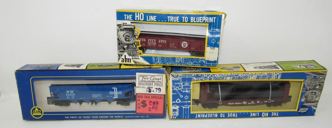 AHM HO Scale PRR Gondola Boston Maine Hopper Flat Car: Getting all pictured