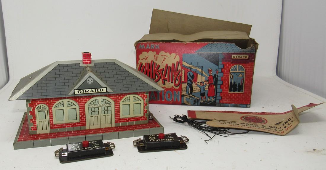 Marx Girard Whistling Train Station with Box: Getting all pictured