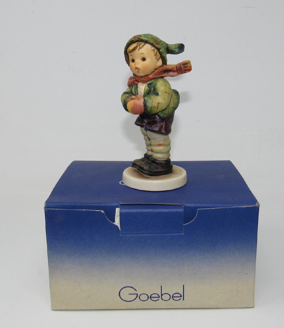 1981 Goebel Hummel Edition No 6 Its Cold 421 Figurine: Approx. 5 1/4" tall