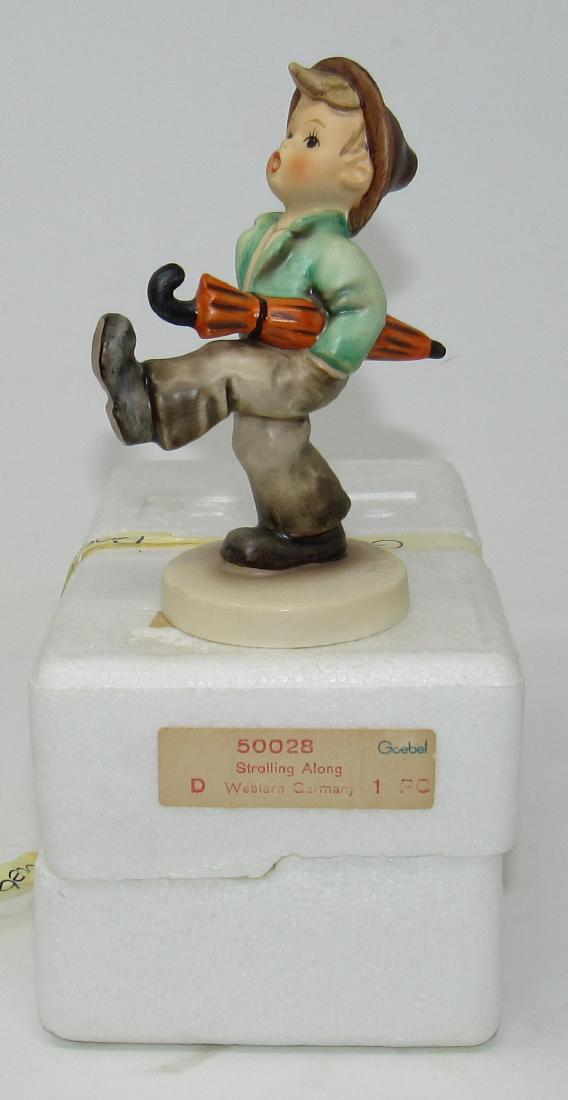 Hummel Goebel 109 Strolling Along: Approx 5 1/4" tall