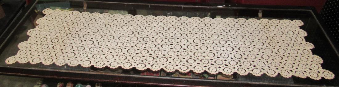 Lace Runner: Approx 16 1/2" x 60 1/2"