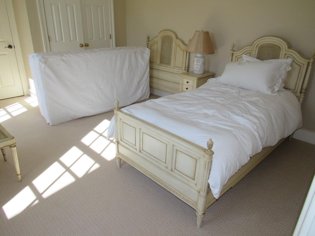 Depression Style Twin Bedroom Set: Lot includes everything pictured in bedroom ( bedding does not go). (2) twin beds, mattress and boxsprings, night stand, lamp, and vantiy bench ( damage to top)