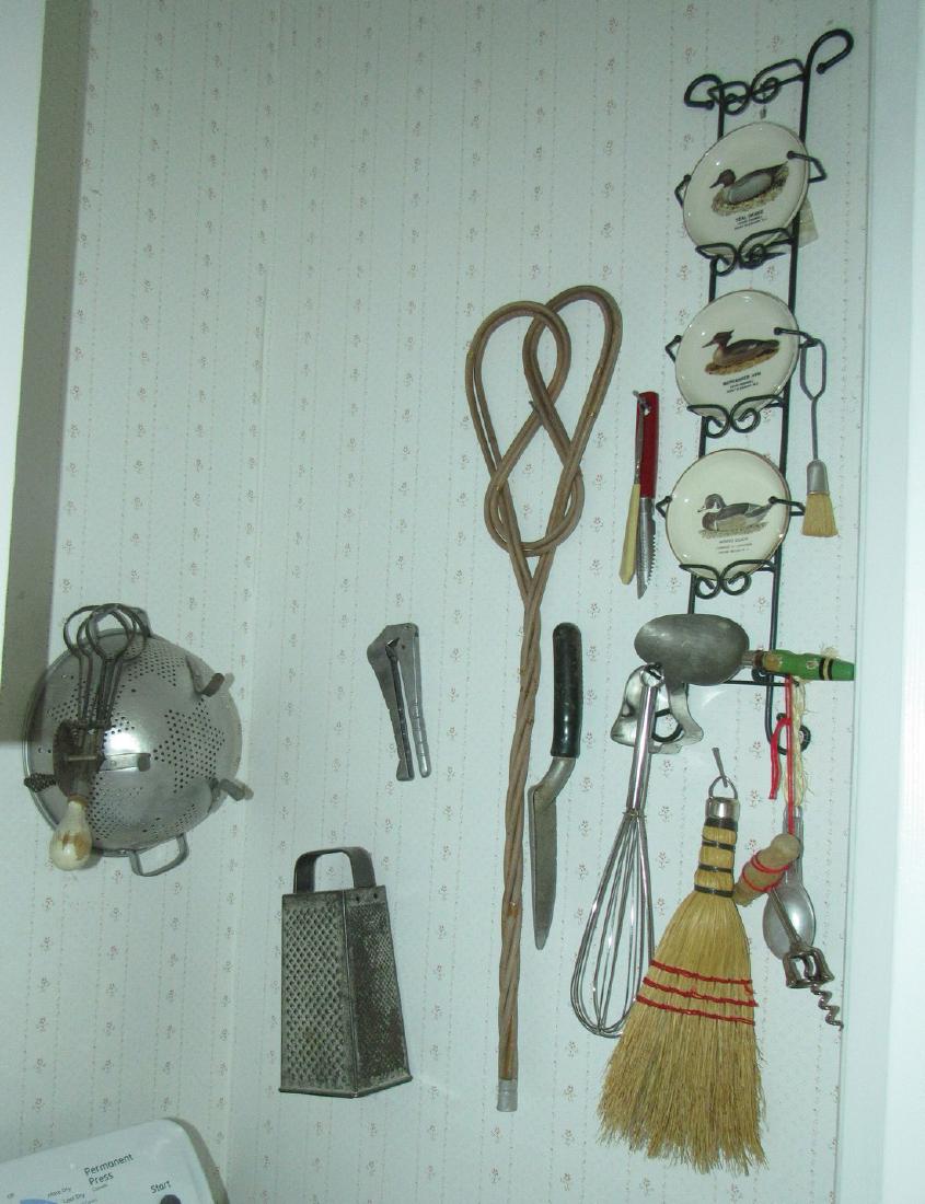 Washboard Strainer Blender Misc Kitchenware: Lot includes everything pictured.