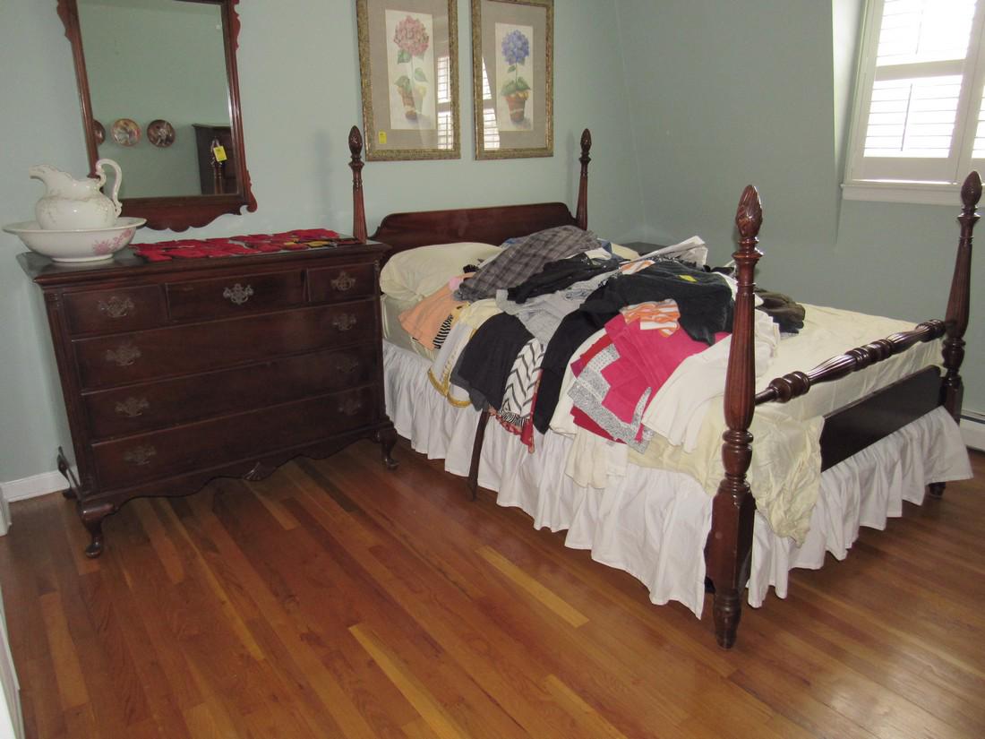 Bedroom Set: Lot includes dresser ( 21" x 46" x 37" tall ), high chest, 2 night stands, full size bed (includes mattress and boxspring.