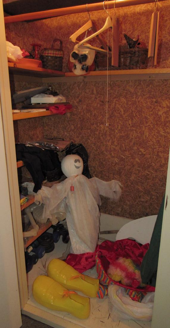 Halloween Decorations Clown Nun Suit Walker Golf Clubs: Getting all pictured in closet. Take what you want and leave the rest