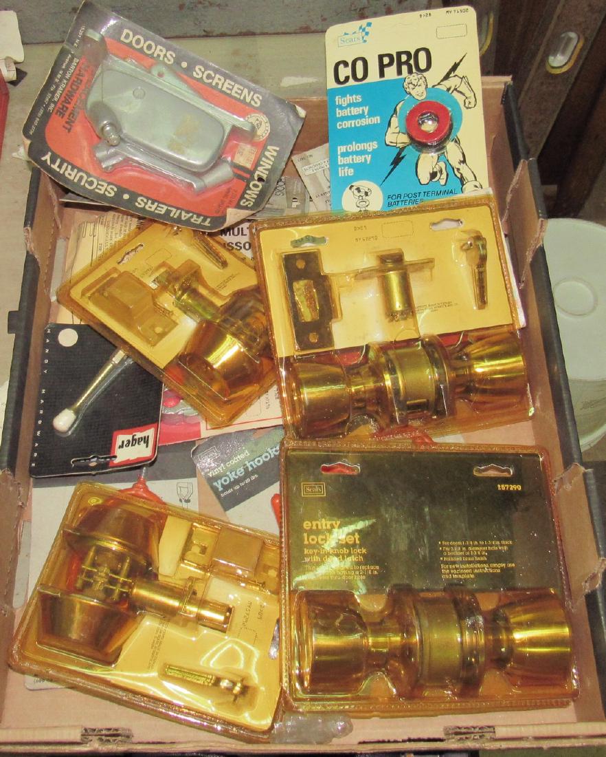 Entry Deadbolt Lock Sets Scissors Yoke Hooks & Misc: Getting all pictured in box.