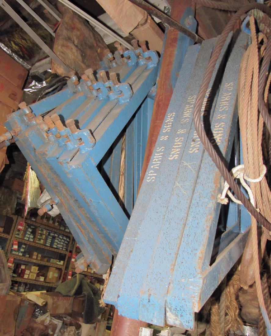 11 Scaffold Brackets: Approx 39" x 25". This lot ONLY includes scaffold brackets and nothing else