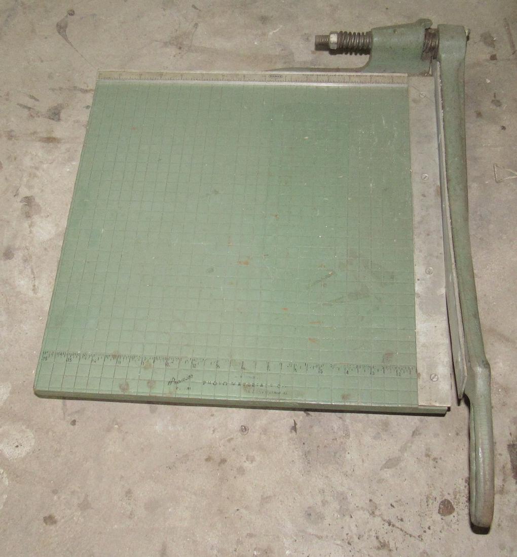 16" Paper Cutter: Papercutter