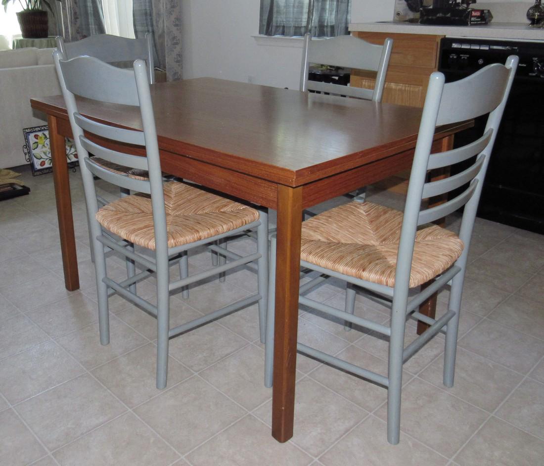 Kitchen Table with Rush Seats: Table is approx 31 1/2" x 47" x 29" tall. Lot includes table and chairs