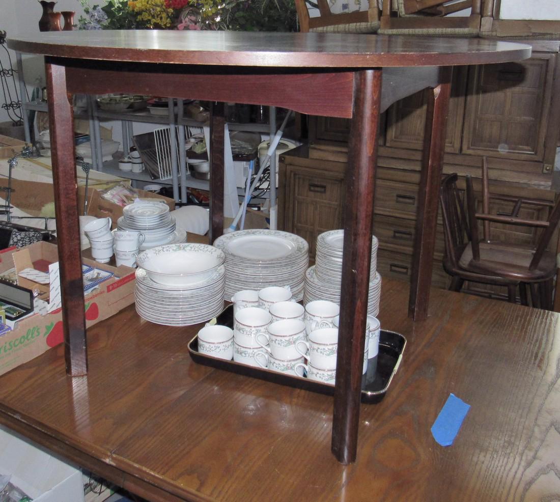Round Table: Approx 41 1/2" in diameter