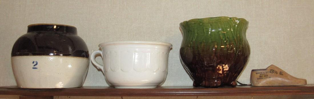 Bean Pot Majolica Planter Shoe Mold: Getting all pictured. Majolica planter is approx 6 1/4" tall.