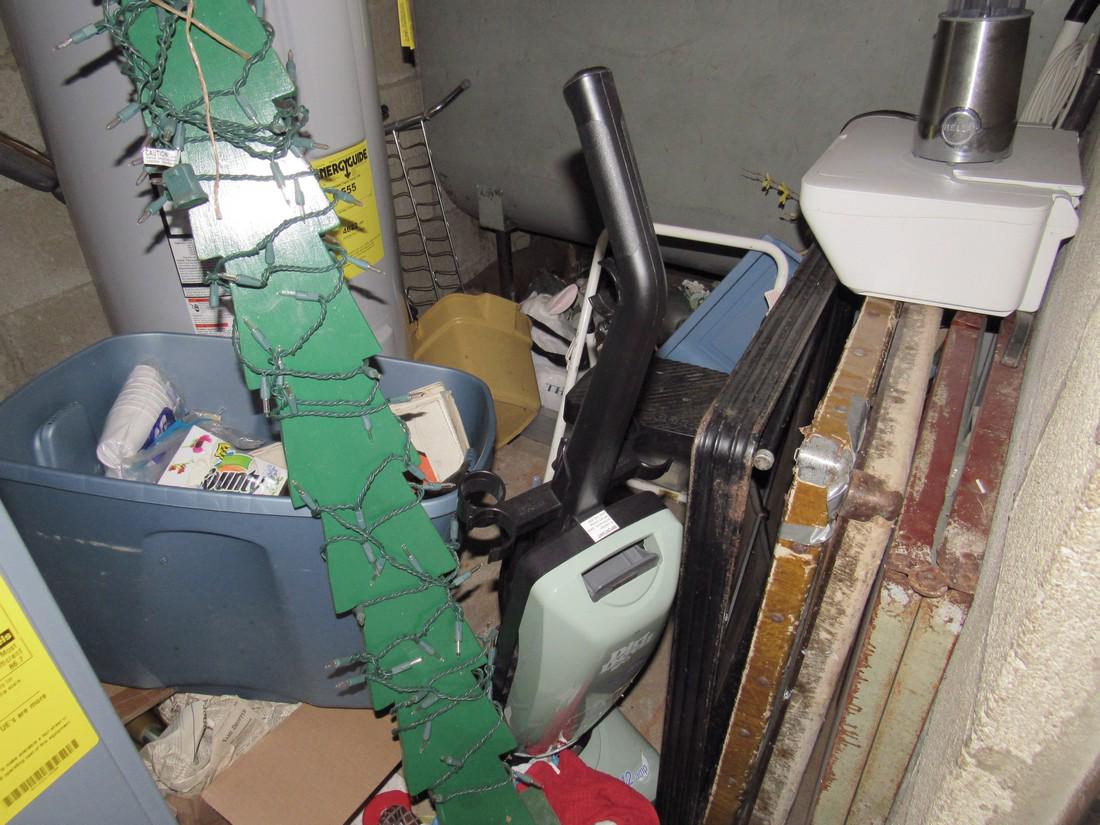 Outdoor DÃ©cor Vacuum Step Ladder Card Tables: Lot includes all pictured in room. Take what you want and leave the rest