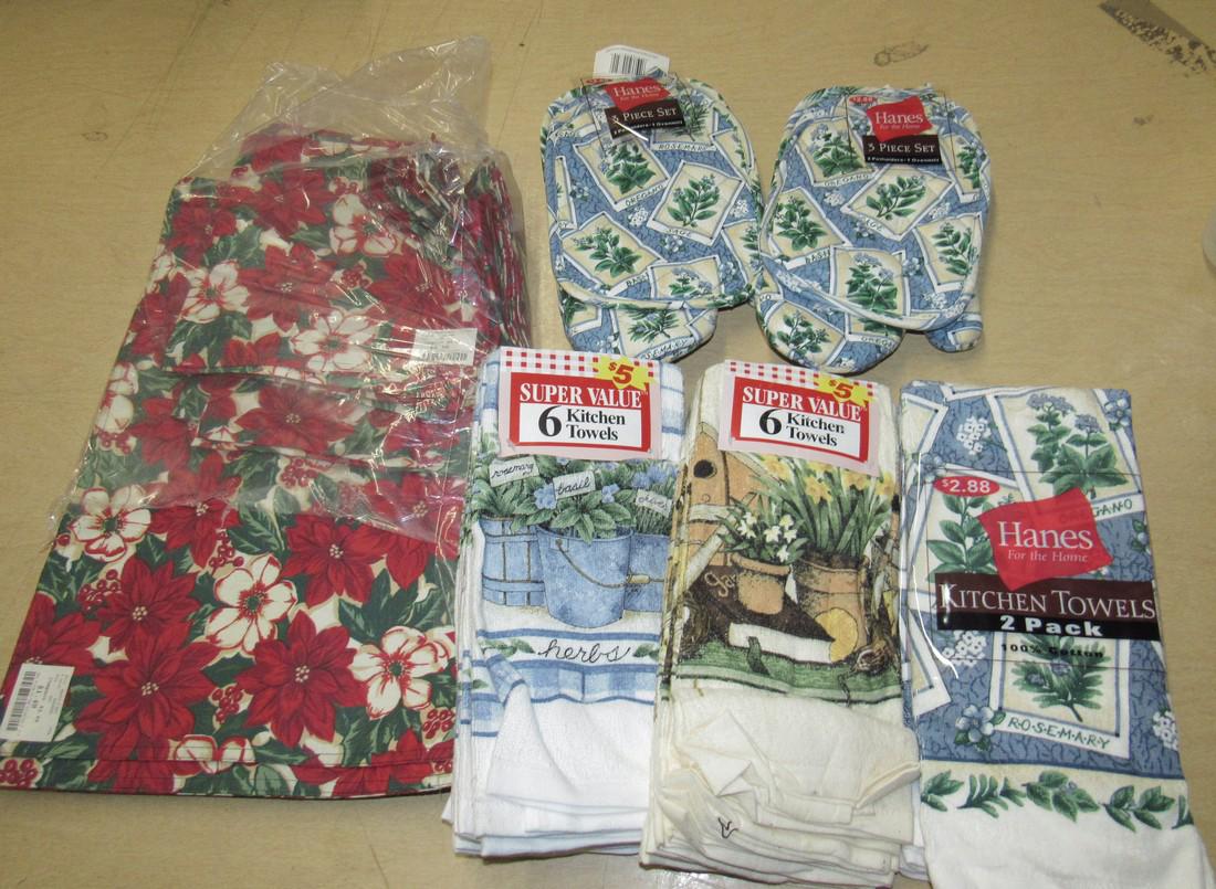 Kitchen Towels Place Mats Oven Mitts: Getting all pictured.