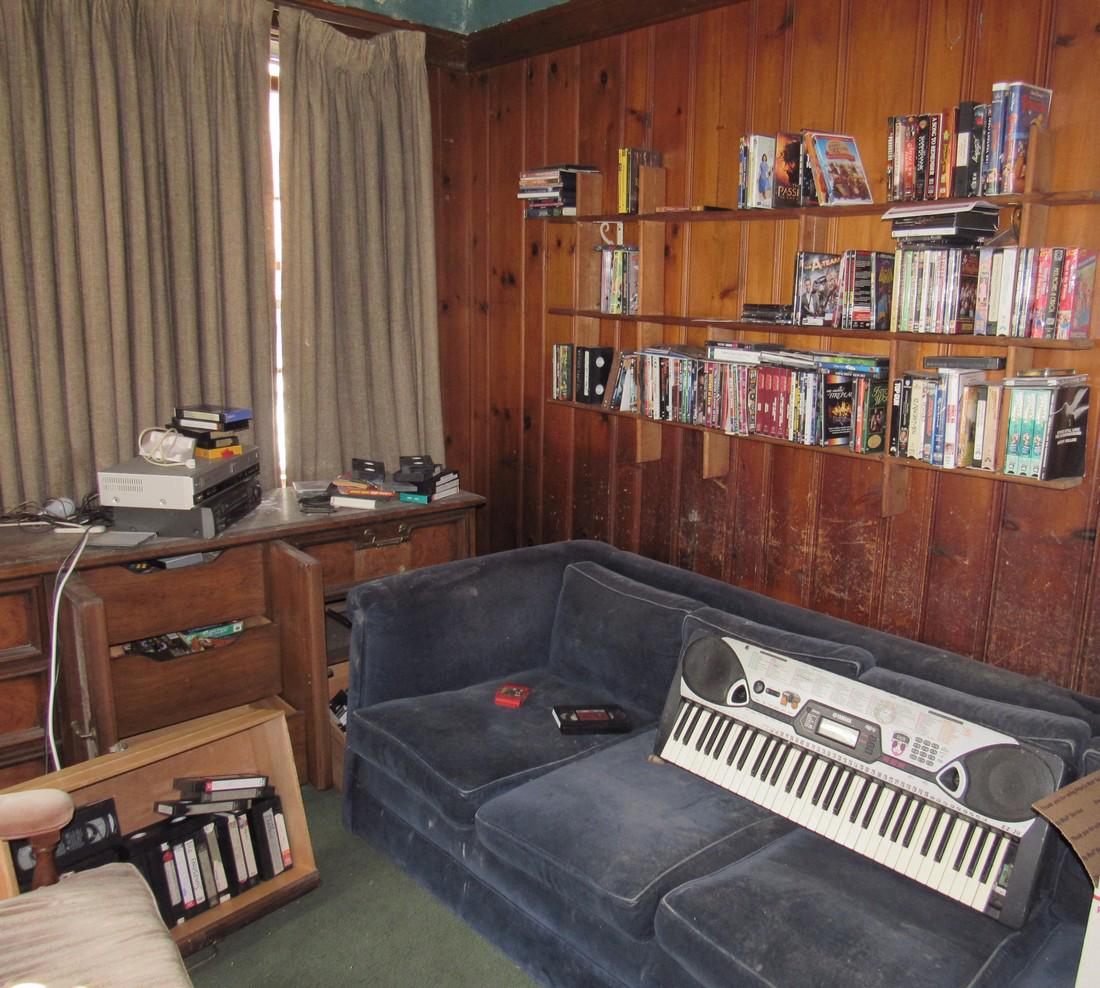 DVDs VHS Tapes Yamaha Keyboard Nintendo Controller: Lot includes everything pictured. Take what you want, leave what you don't