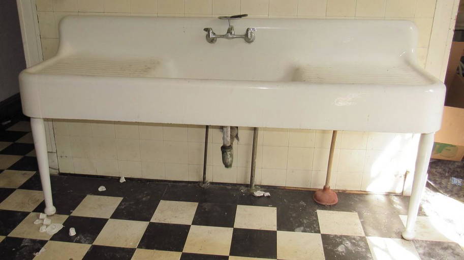 Antique Farmhouse Cast Iron Kitchen Sink