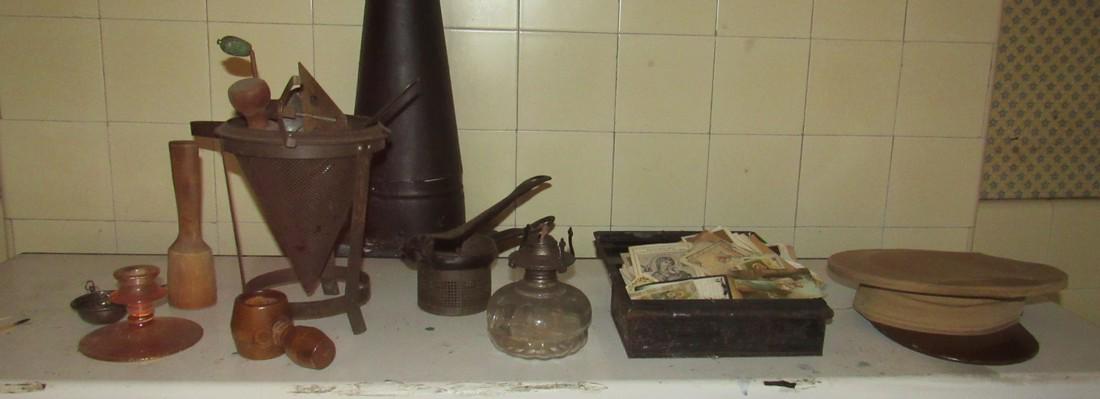 Misc Kitchenware Oil Lamp Military Hat: Getting all pictured